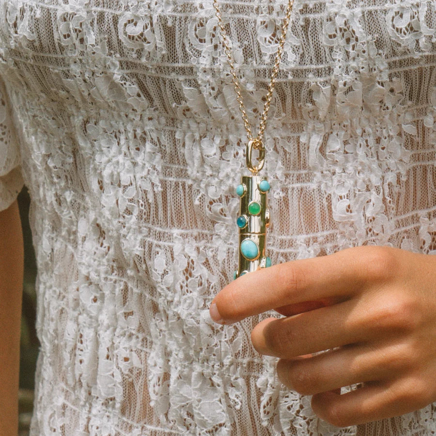 Elio Capsule Clip Charm